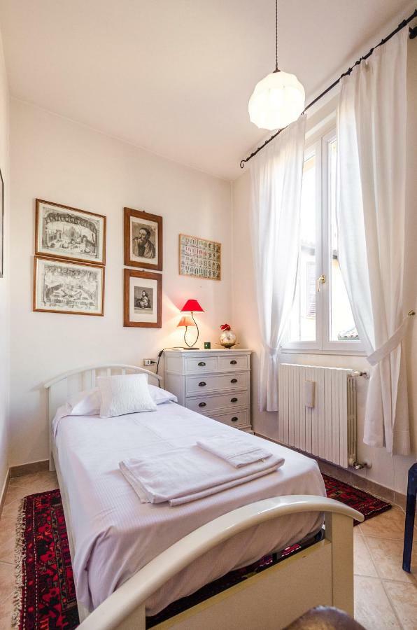 Lupari Apartment, Palazzo Storico Sotto Le Due Torri ボローニャ エクステリア 写真