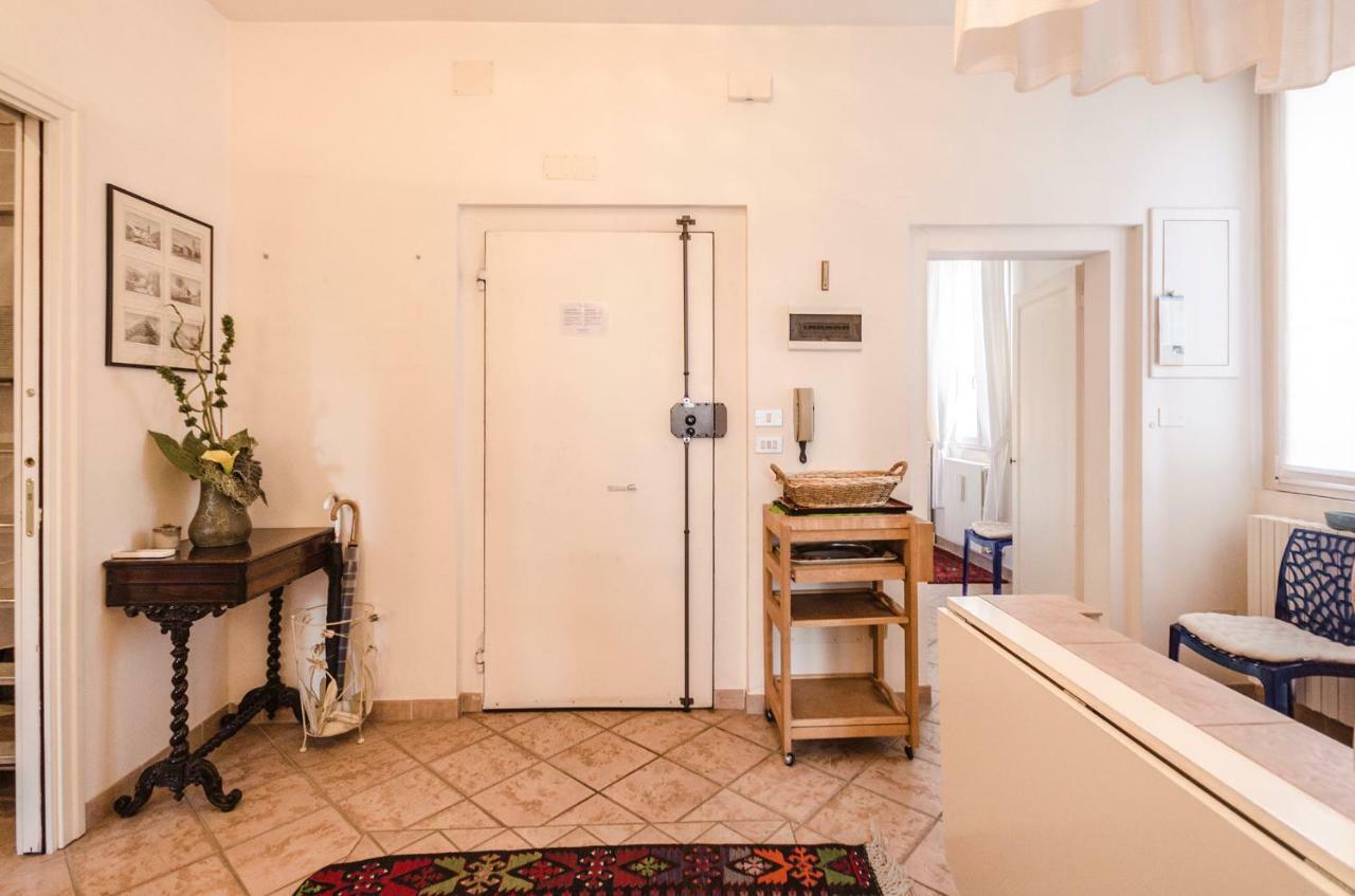 Lupari Apartment, Palazzo Storico Sotto Le Due Torri ボローニャ エクステリア 写真
