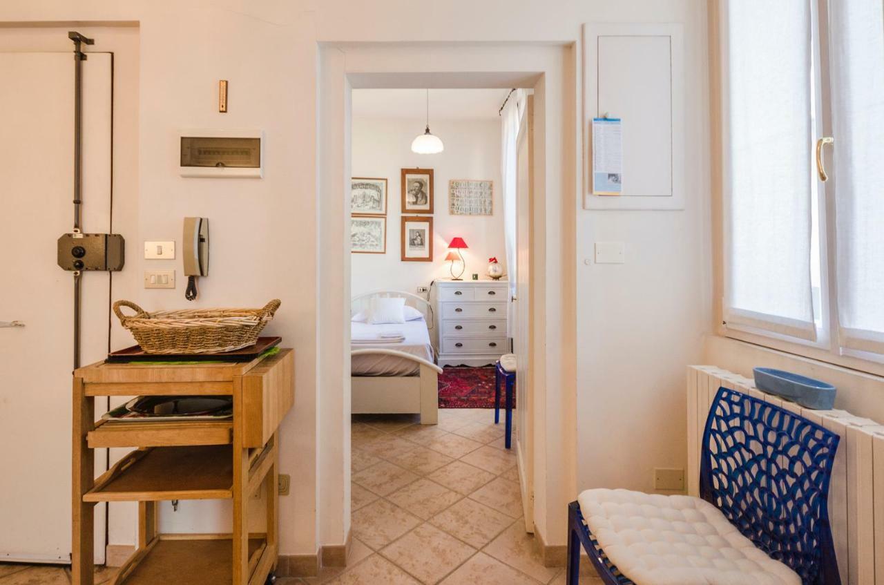 Lupari Apartment, Palazzo Storico Sotto Le Due Torri ボローニャ エクステリア 写真