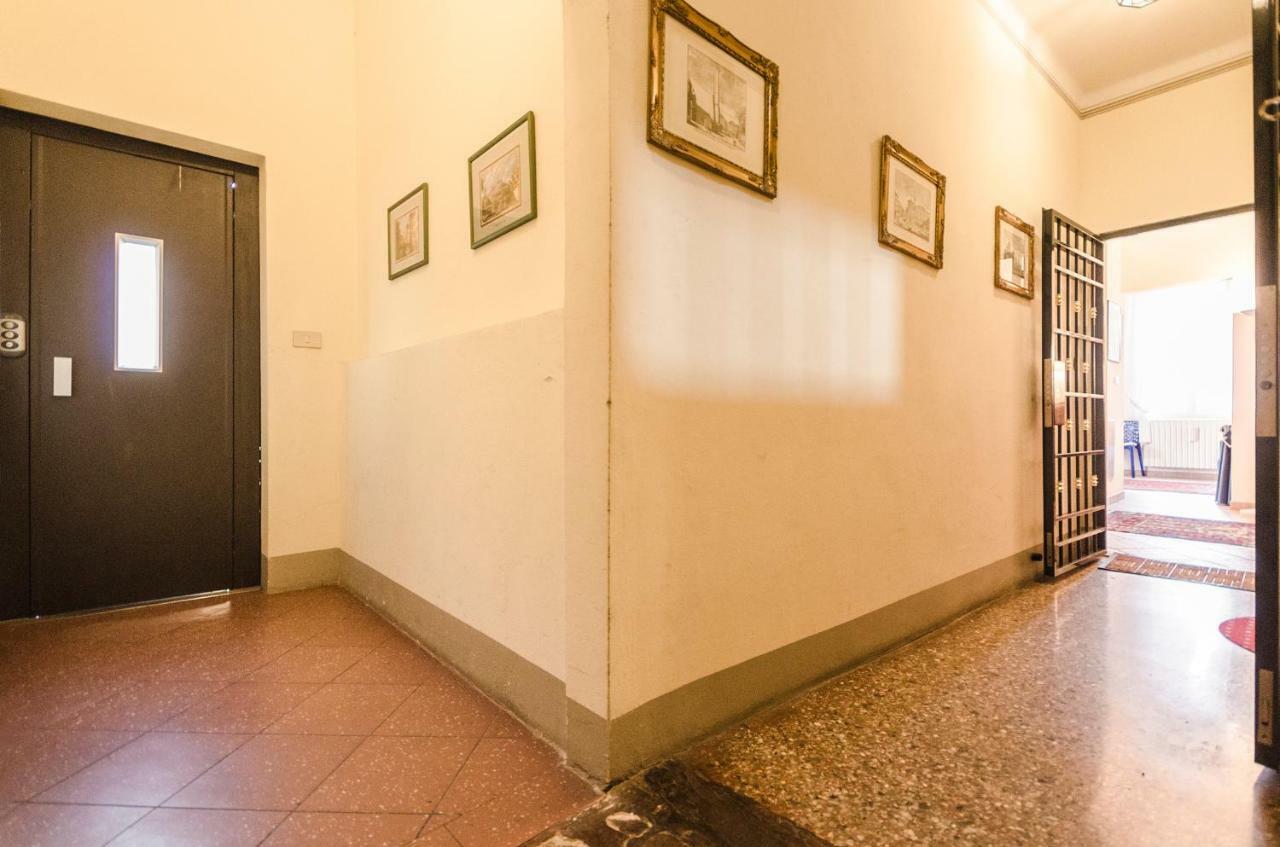 Lupari Apartment, Palazzo Storico Sotto Le Due Torri ボローニャ エクステリア 写真